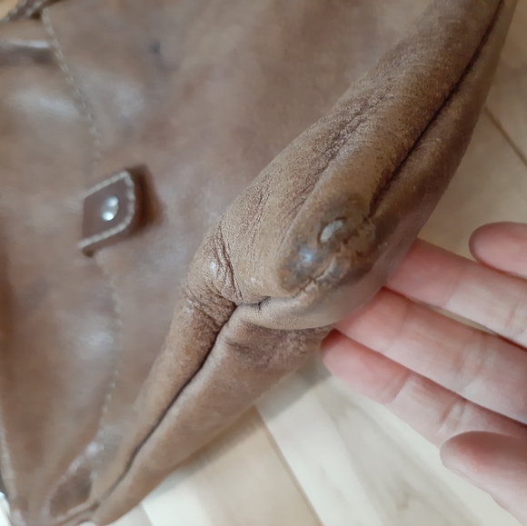 Roots large crossbody bag. - Picture 5 of 6